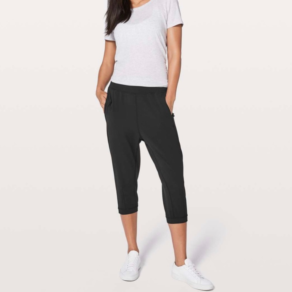 Lululemon Athletica Rejuvenate Crop Women's pants Black Size 2